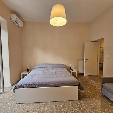 Moretti Urban ローマ